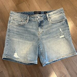 Lucky brand the roll up Jean shorts 10 30